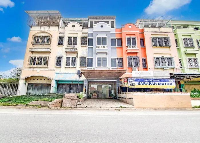 Capital O Pusat Kota Pekanbaru Near Mall Living World Formerly Radja Homestay
